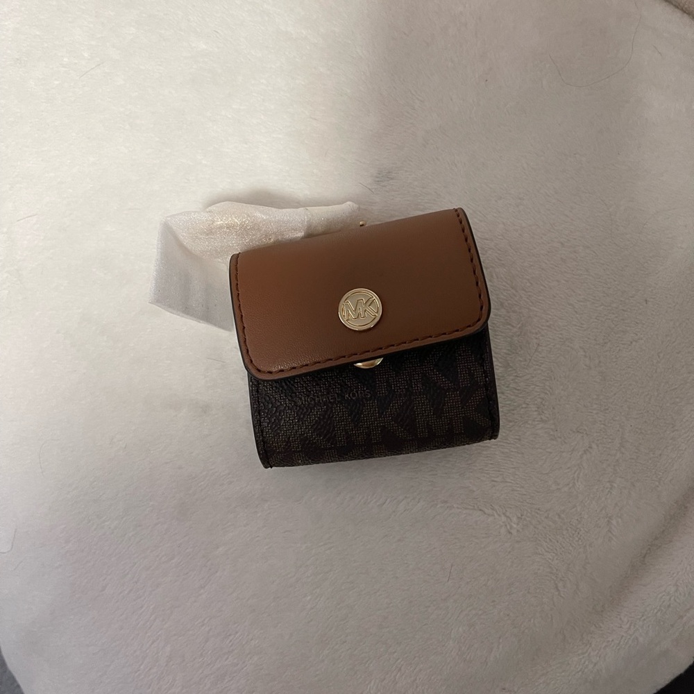 Michael Kors airpod case